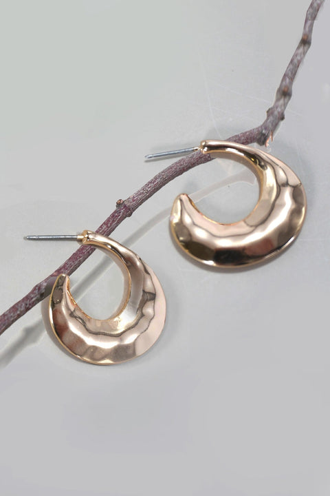 WIDE HAMMERED TITANIUM POST HOOP EARRINGS | 80E5779