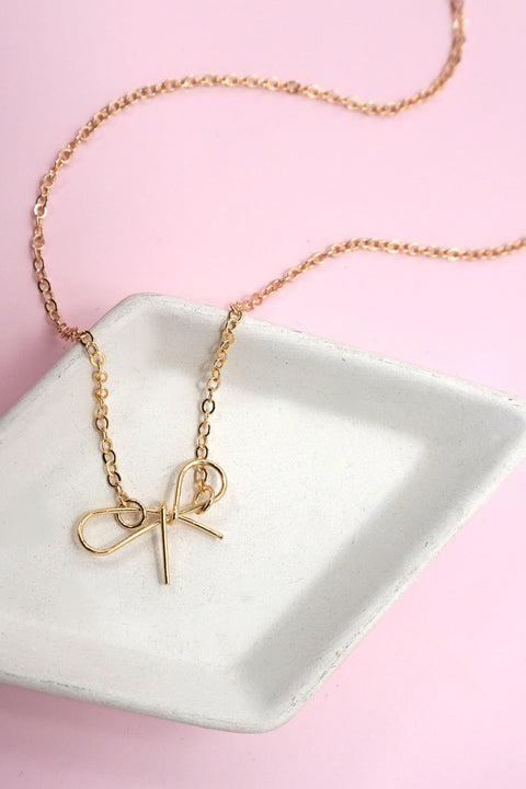 DELICATE BOW WIRE CHARM NECKLACE | 80N91450