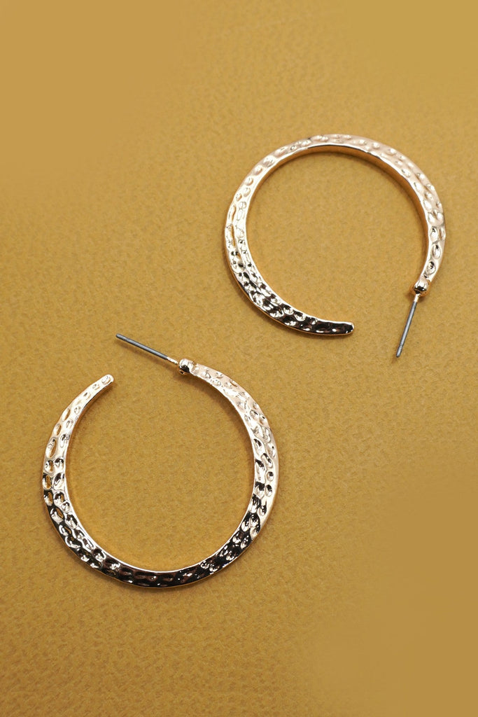 HAMMERED HOOP TITANIUM POST EARRINGS | 31E50216