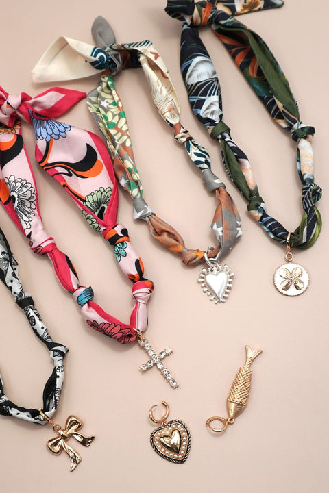 Handcrafted Scarf Interchangeable Charm Necklace | 80N92095