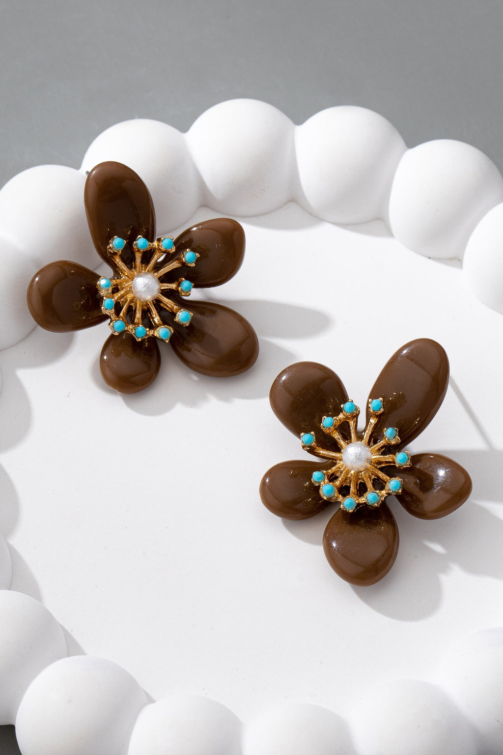 RESIN VINTAGE FLORAL GOLD EARRINGS | 80E61521