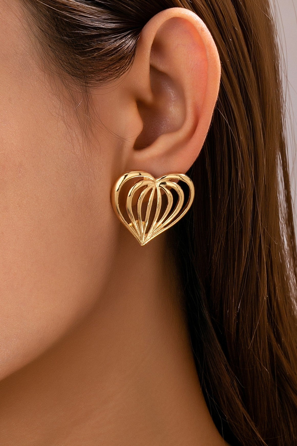 Gold Ribbed Heart Stud Earrings | 80E61753