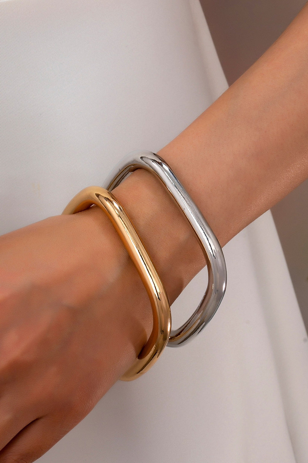 Two-Tone Chunky Tube Bangle Set | 80B1600