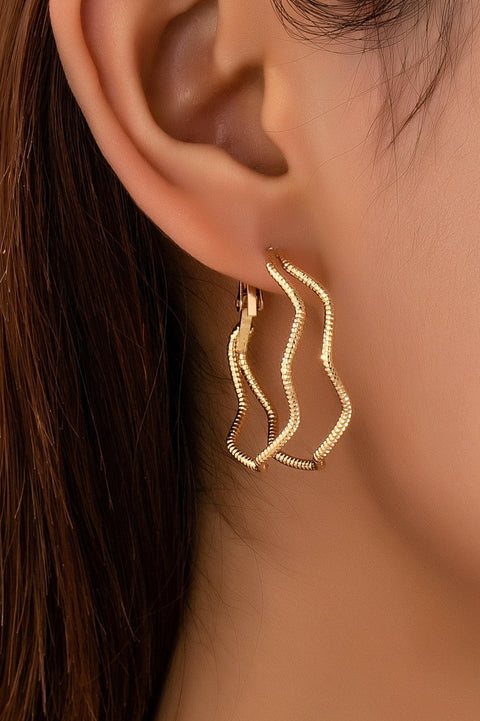 Textured Wavy Gold Hoop Earrings | 80E61896