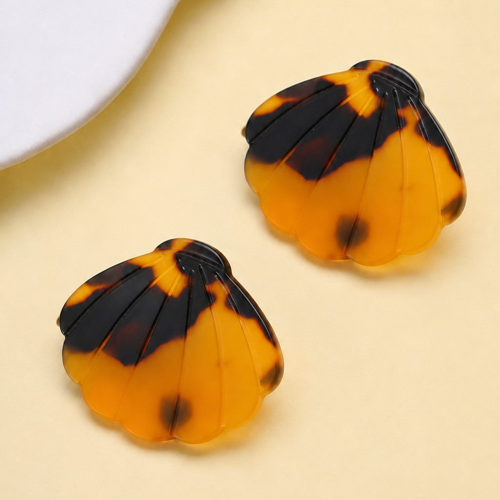 Vintage Tortoiseshell Scallop Shell Stud Earrings | 40E477