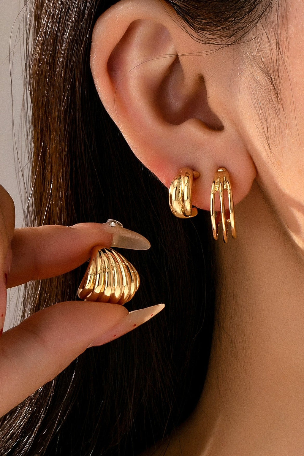 Vintage Gold Shell & Ribbon Hoop Trio Earrings | 80E62115