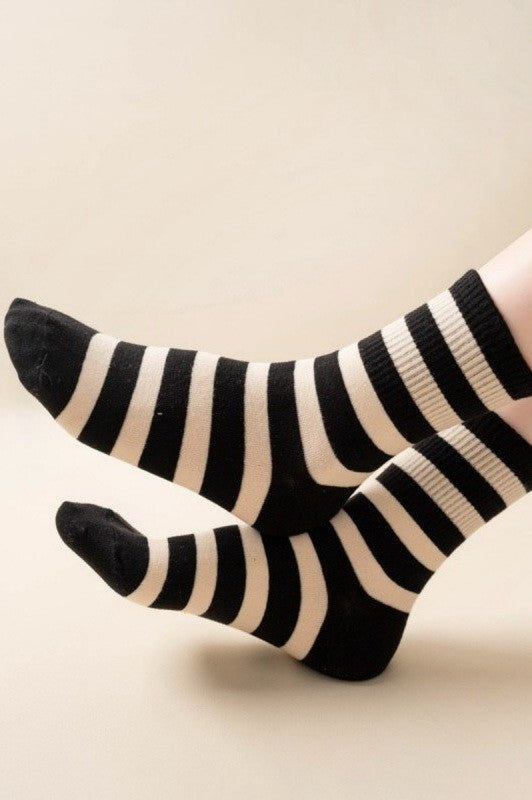 Colorful Horizontal Striped Crew Sock | 40S02088