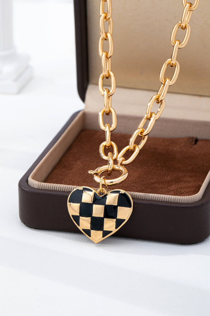 Checkered Heart Toggle Necklace | 80N93046