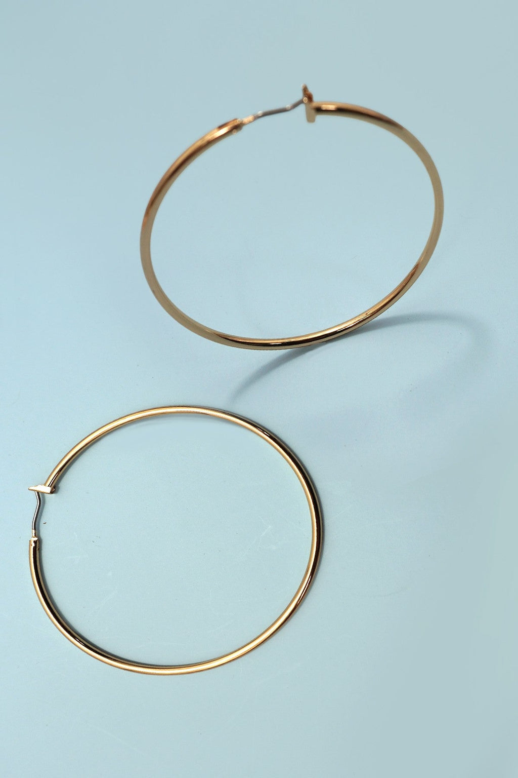 Timeless Essential Hoop Earrings | 51E2080142