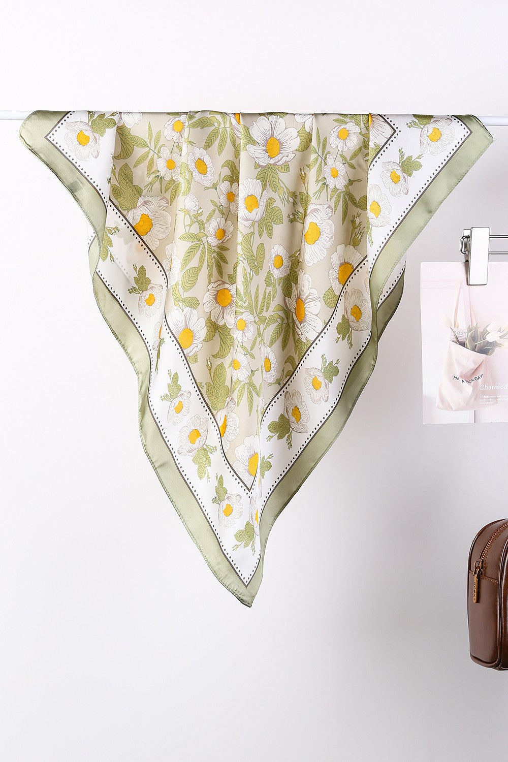 Spring Meadow Daisy Silky Feel Banada Scarf | 40SC713