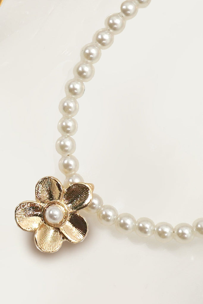 Minimalist Floral Pendant Necklace | 40NK9716