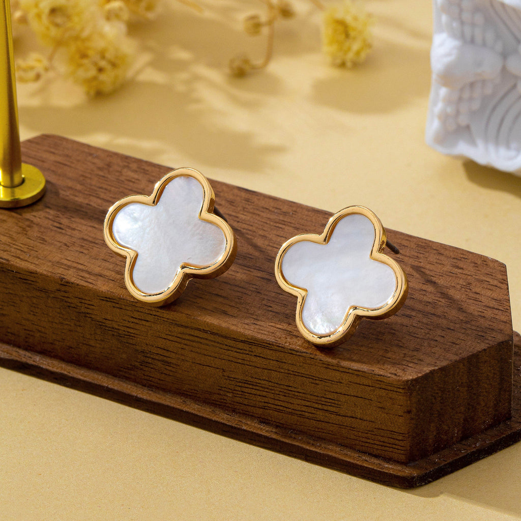 Mother of Pearl Clover Stud Earrings | 80E62351