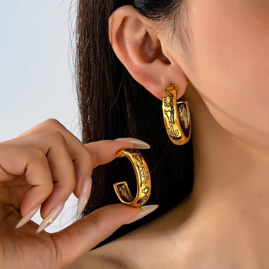 Western Icon Engraved Gold-Tone Hoop Earrings | 80E62385
