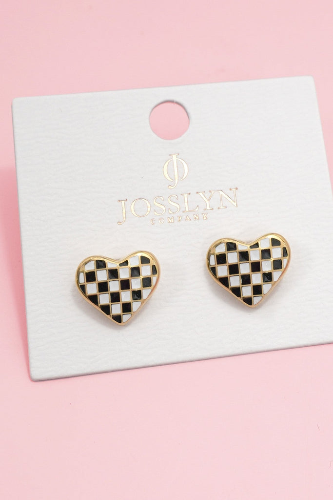 Checkered Enamel Heart Stud Earrings | 40E511