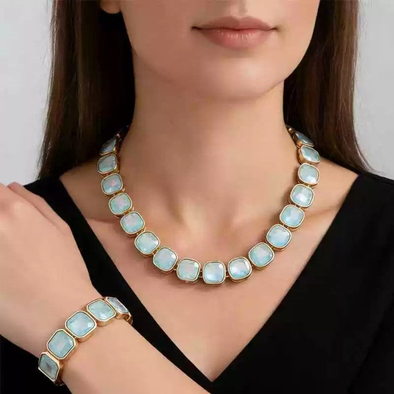 Opalescent Cushion-Cut Crystal Statement Necklace | 40NK9743
